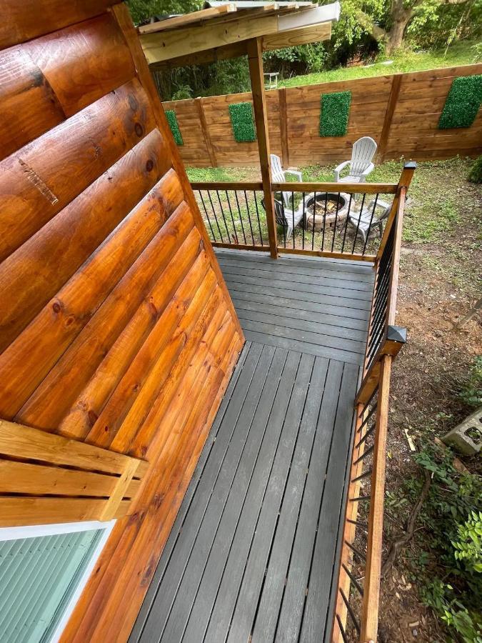 New Tiny Cabin Hot Tub Firepit Fenced Yard 塞维尔维尔 外观 照片